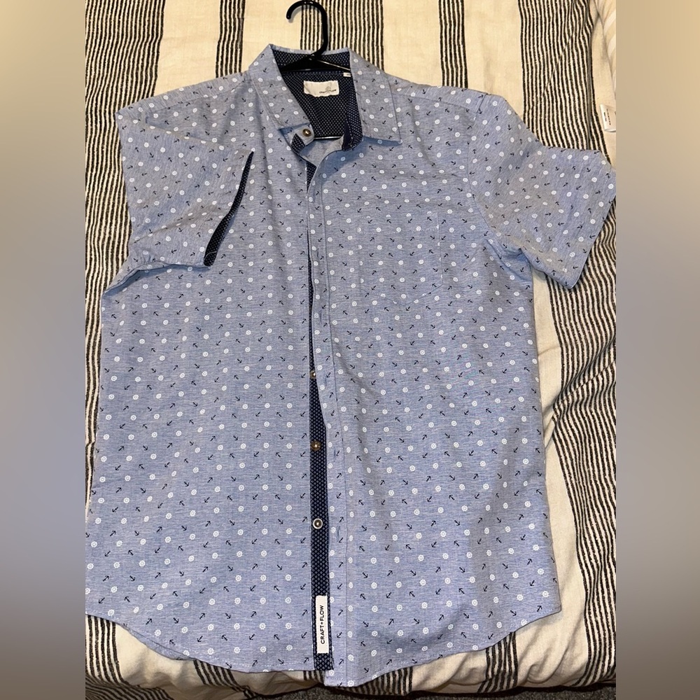 Blue short sleeve men’s button up shirt - Medium
